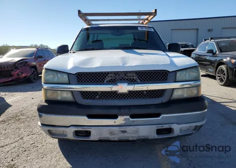 2005 Chevrolet Silverado C1500 z USA, uszkodzony, nr VIN 1GCEC14V25Z350838